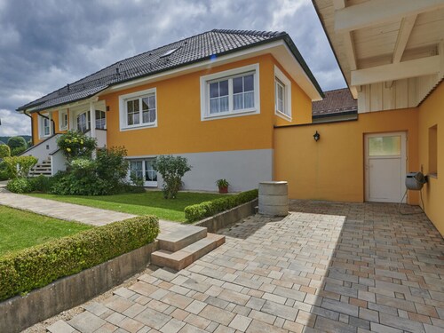 Holiday Apartment With 2 Bedrooms