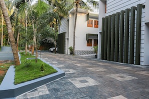 Khuôn viên nơi lưu trú