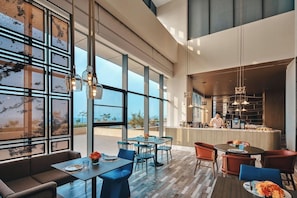 Dining - Hotel Indigo Yantai Golden Coast by IHG (Yantai)