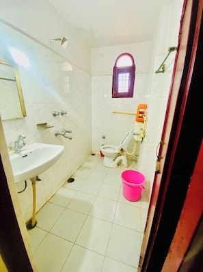 Bathroom - Hotel O Jc Guest House (Lucknow)