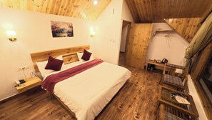 Room - Tara Van Manali (Dobhi)