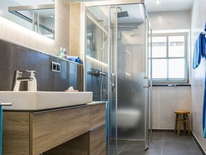 Bathroom - Holiday Apartment With 2 Bedrooms (Mittenwald)