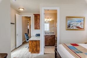 King Bedroom - Canyonlands #1: Loads of Family Games! (Santa Clara)