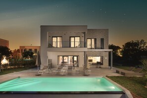 Pool - New Listing (Krnica)