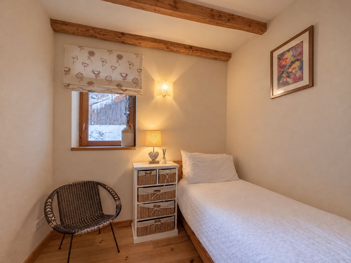 La Charmette single bedroom