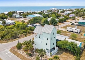 Exterior - Spacious Coastal Home with Gulf View Balcony. 3 beach accesses & park. 3BR/3BA (Port St. Joe)