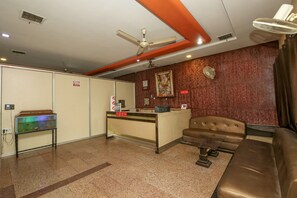 Lobby - Hotel O Sukooon Resort (Jabalpur)