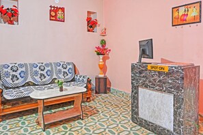 Lobby - HOTEL O MAA NARMADA (Jabalpur)