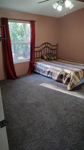 2-Bedroom Executive Suite with den in serene mountains of Northern California