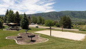 Outdoor dining - 2BR Eden Condo with Pool Hot Tub and Sauna (Eden)