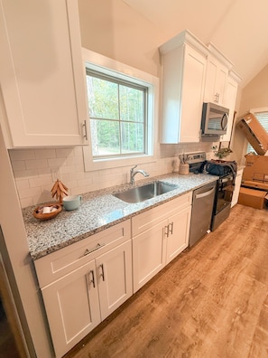 Private kitchen - Loveliest Cottage in Auburn (Auburn)