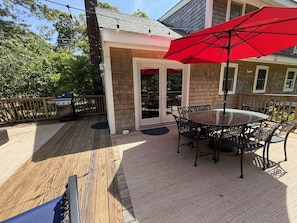 Spacious deck with grill, outdoor dining, and shaded seating - 3BR Home, Fenced Yard, Free use of car, Pets ok! (West Tisbury)