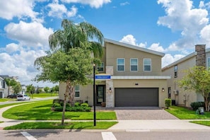 Exterior - Family Paradise | 6BR | Near Disney (Davenport)