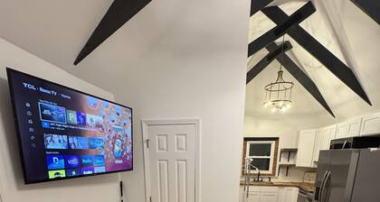 The Chapel Loft at Mizpah - Hot Tub, New Studio, Walk Downtown
