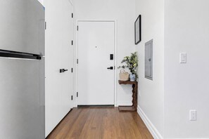 Interior - By Yale | Sleeps 6 | Sauna + Gym | Free Parking (New Haven)