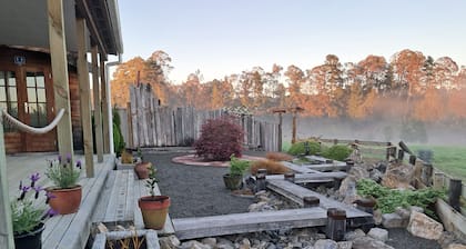 Private studio with your own unique Japanese garden. Pet friendly. Sauna.