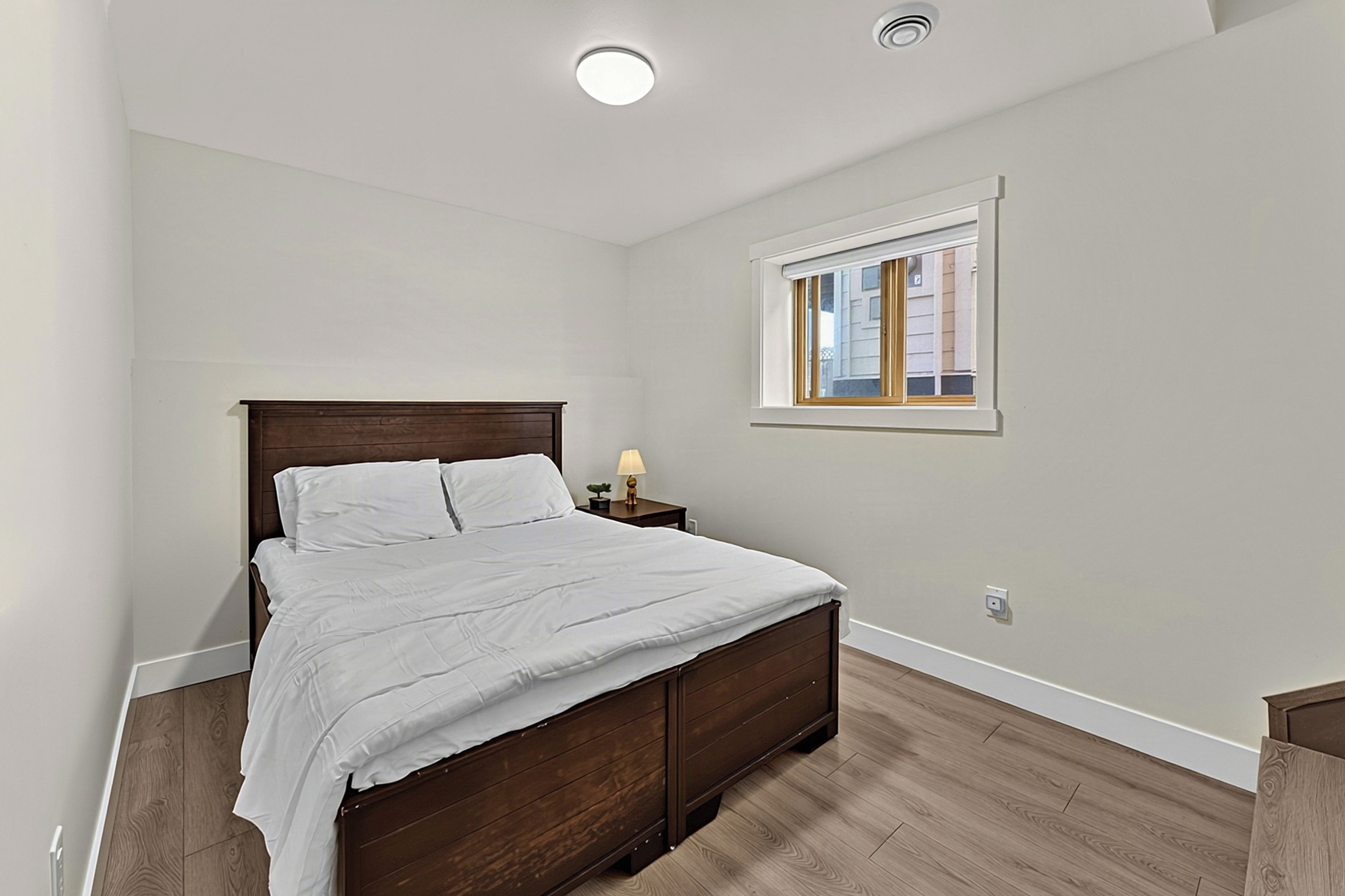 Cozy private basemen suite in surrey