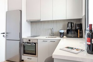 Private kitchen - Yamas Urban Living Olympia Suites Top Floor (Lemesos)