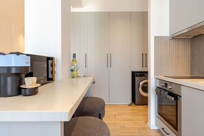 Private kitchen - Yamas Urban Living Olympia Suites Top Floor (Lemesos)