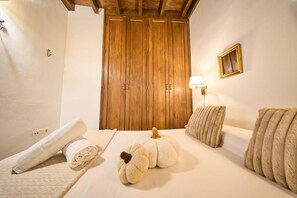 Room - New Listing (Granada)