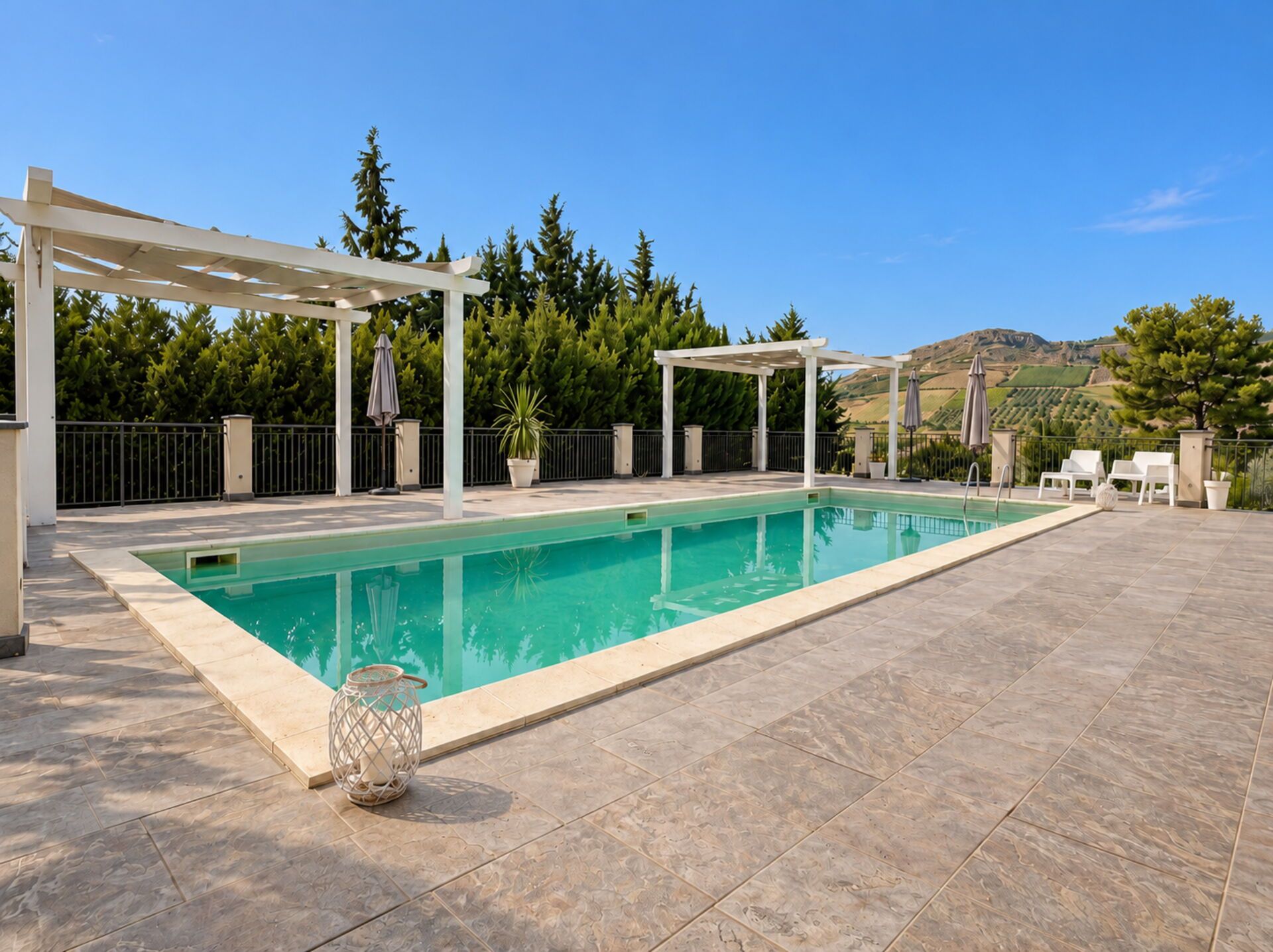 Autumn, Balcony / Terrace / Patio, Garden, Pool, Spring, Summer