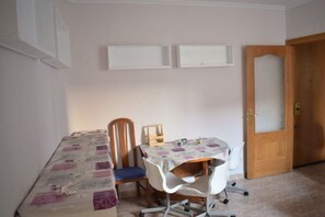 Dining - New Listing (Madrid)