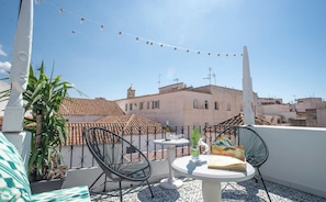 Outdoor dining - New Listing (Marbella)