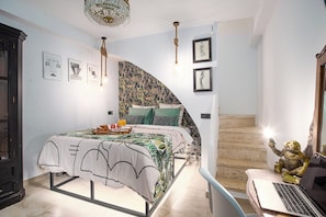 Room - New Listing (Marbella)