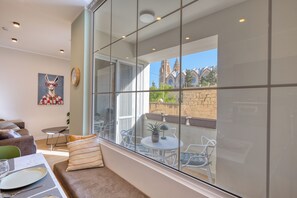 Dining - Stylish 3BdRm+3BathRm Near Balluta Bay, St Julians - fully airconditioned (St. Julian's)