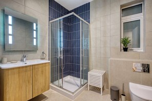 Bathroom - Stylish 3BdRm+3BathRm Near Balluta Bay, St Julians - fully airconditioned (St. Julian's)