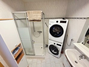 Bathroom - New Listing (Weißenfels)