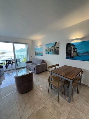 Living area - New Listing (Baveno)