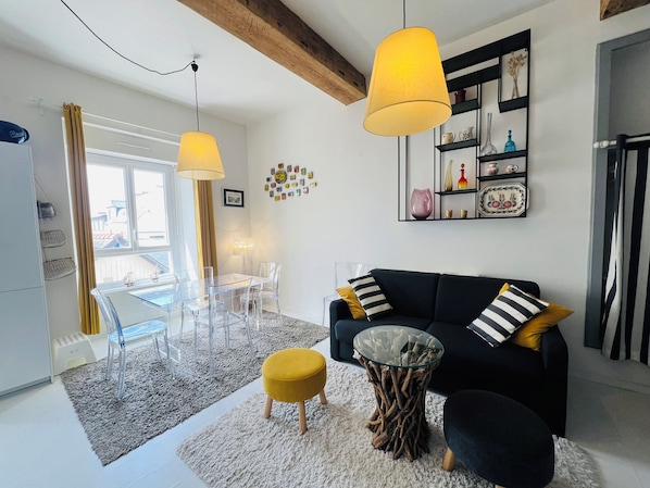 Living area - New Listing (Quiberon)