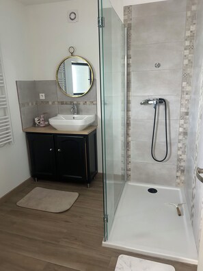 Bathroom - New Listing (Argences)