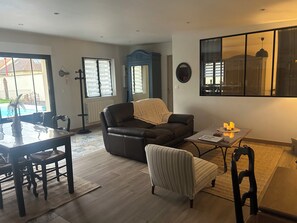 Living area - New Listing (Argences)