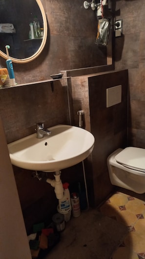 Bathroom - New Listing (Wien)