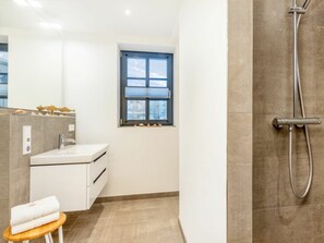 Bathroom - Holiday Apartment With 1 Bedroom (Zingst)