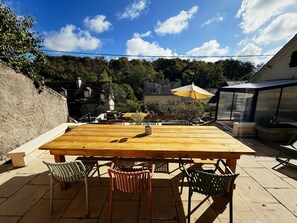 Outdoor dining - New Listing (Vouvray)