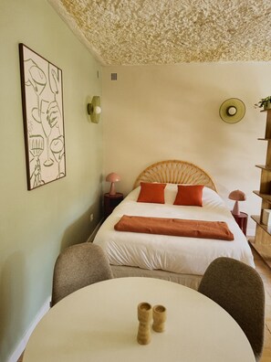 Room - New Listing (Vouvray)