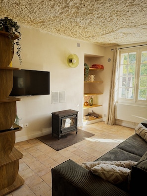 Living area - New Listing (Vouvray)