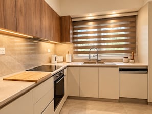 Room - River Plaza Apartment (Limassol)