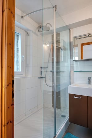 Bathroom - New Listing (La Trinité-sur-Mer)