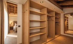 Room - EXPERIENCE ALPINE LUXURY IN A SPACIOUS PENTHOUSE OVERLOOKING THE MATTERHORN (Zermatt)