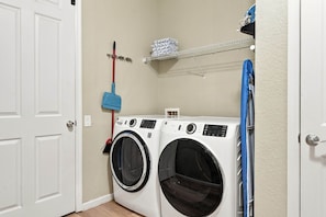 Laundry - Upscale Vista Cay 3BR With Resort Pool View (Orlando)