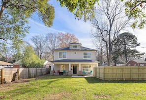 Exterior - Stylish Modern Home • Insta-Worthy • Minutes to NoDa & Uptown (Charlotte)