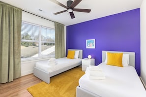Room - Stylish Modern Home • Insta-Worthy • Minutes to NoDa & Uptown (Charlotte)