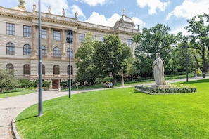 Property grounds - Nově zrekonstruovaný byt vedle Národního muzea (Praha 1)