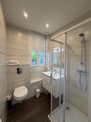 Bathroom - Hôtel le dellys (Colombes)