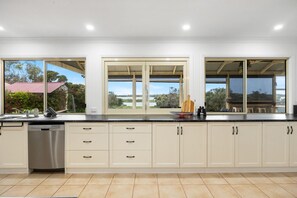 Private kitchen - Nori Retreat—Unique Waterfront Heritage on Coorong (Hindmarsh Island)