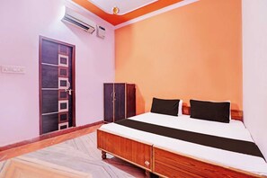 Room - Hotel O by OYO Holiday Guest House (Narnaul)